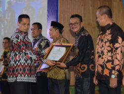 DPRD Kabupaten Sambas Terima Anugerah KIP Tahun 2022