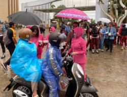 Polres Kubu Raya Bersama Sejumlah Ormas dan Elemen Kemahasiswaan Serta Wartawan Berbagi Paket Takjil